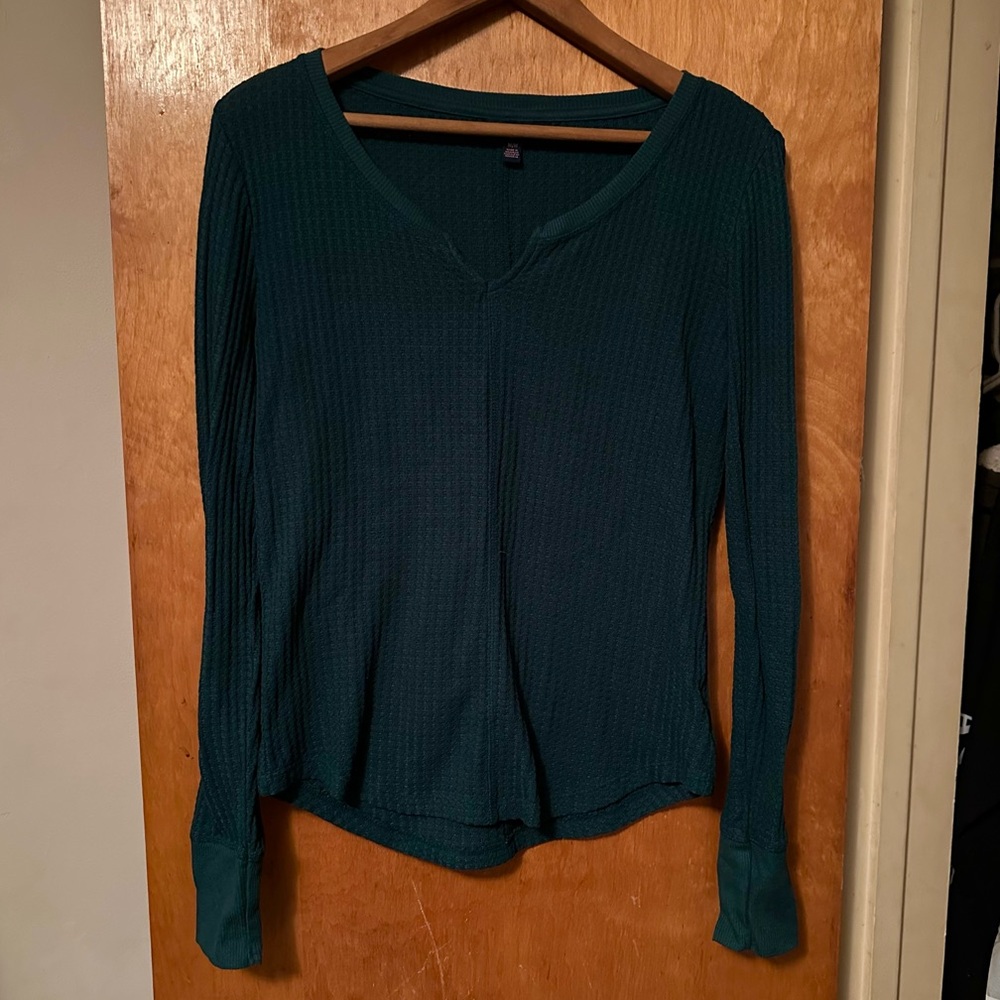 Aeropostale Green Thermal Top M